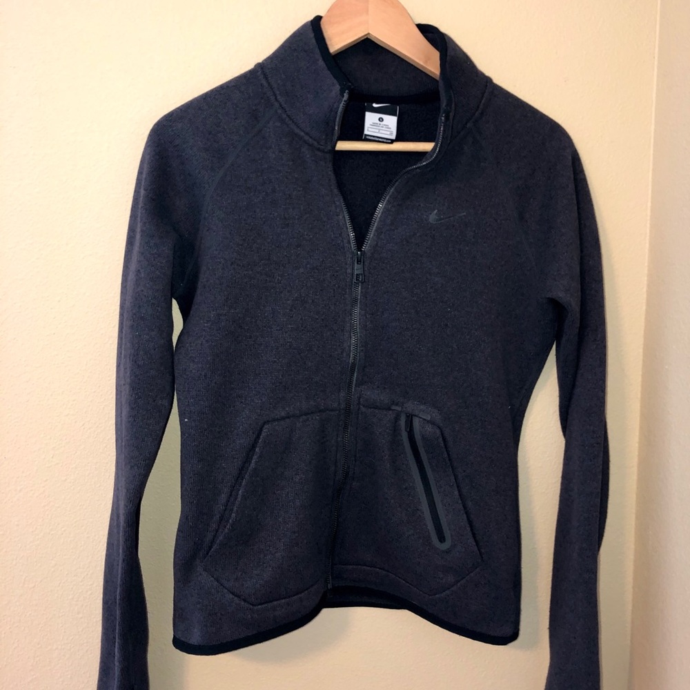 Never worn! Nike therma-fit zip up